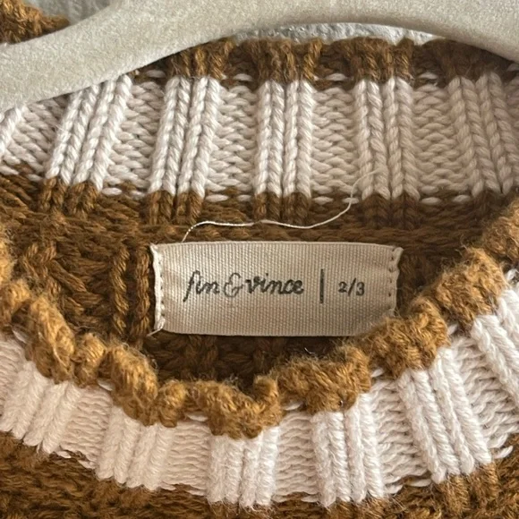 Fin & Vince Sweater - Picture 3 of 5